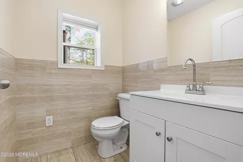 Bath - 41 Marginal Rd, Jackson, NJ 08527 photo 1 of 3