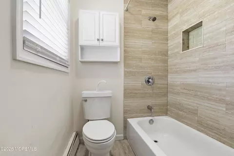 Bath - 41 Marginal Rd, Jackson, NJ 08527 photo 2 of 3