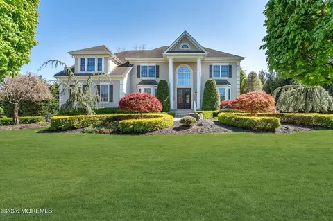 2 Whipple Way, Marlboro, NJ 07746