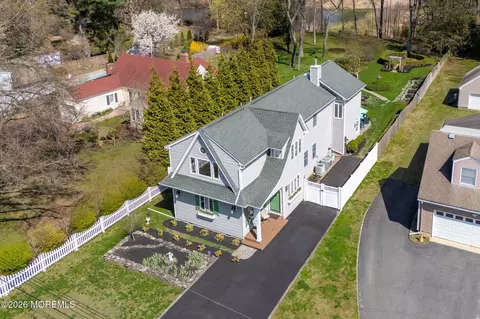 204 Pine Pl, Red Bank, NJ 07701