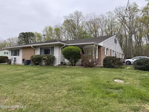 16 A Cardinal St, Manchester, NJ 08759