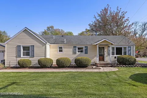 337 Manalapan Rd, Spotswood, NJ 08884