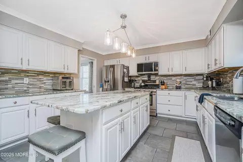 Kitchen - 20 Thousand Oaks Ter, Howell, NJ 07731 photo 3 of 4