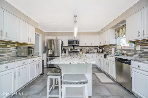Kitchen - 20 Thousand Oaks Ter, Howell, NJ 07731 photo 4 of 4
