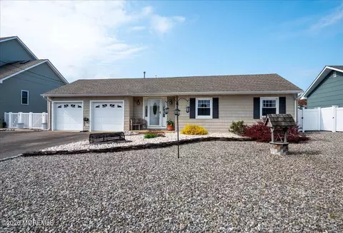 906 Bowsprit Pt, Lanoka Harbor, NJ 08734