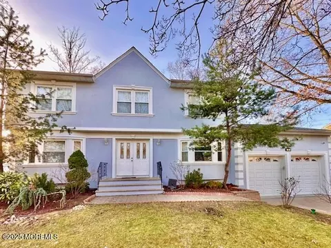 8 Constitution Ct, East Brunswick, NJ 08816