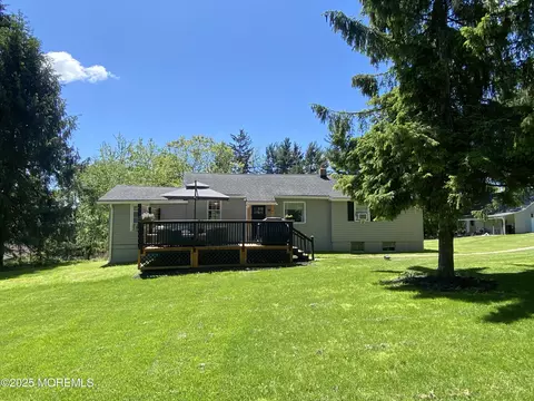 104 Dreahook Rd, Lebanon, NJ 08833