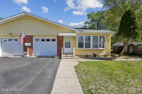 3 Raleigh Dr #B, Whiting, NJ 08759