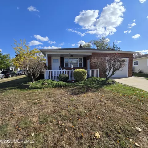 71 Bimini Dr, Toms River, NJ 08753
