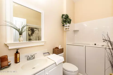 Bath - 49 Arborridge Dr, Forked River, NJ 08731 photo 4 of 7