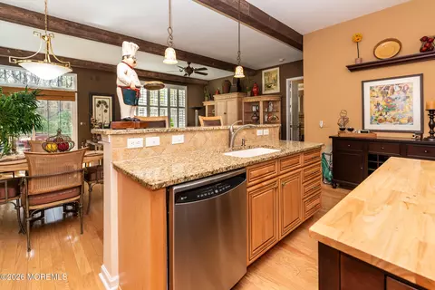 Kitchen - 49 Arborridge Dr, Forked River, NJ 08731 photo 7 of 9