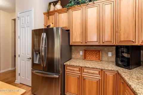 Kitchen - 49 Arborridge Dr, Forked River, NJ 08731 photo 6 of 9