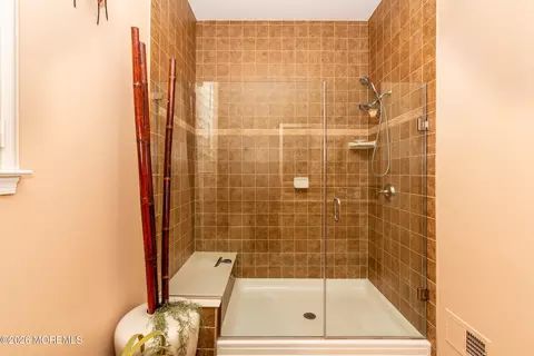 Bath - 49 Arborridge Dr, Forked River, NJ 08731 photo 3 of 7