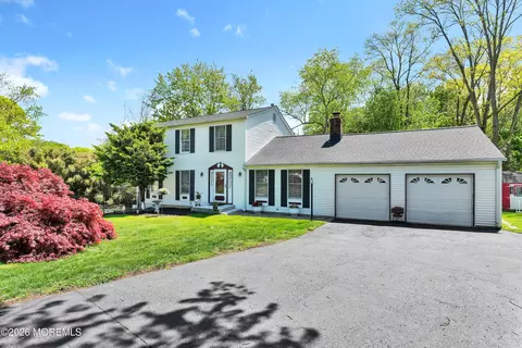40 Birch Dr, Freehold, NJ 07728