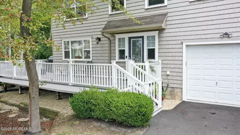 7 Cedar Island Dr, Brick, NJ 08723