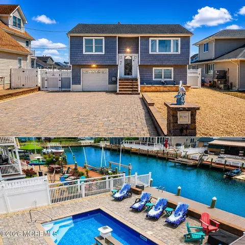 41 Pilot Rd, Toms River, NJ 08753