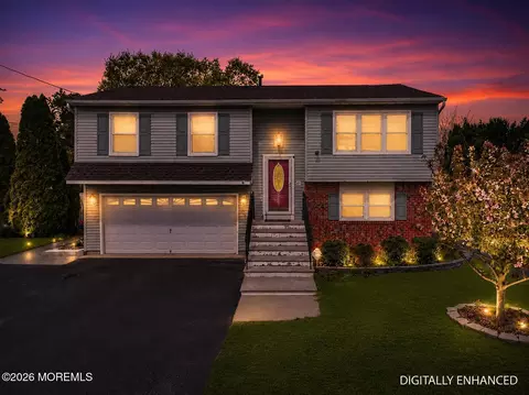 51 Newtons Corner Rd, Howell, NJ 07731