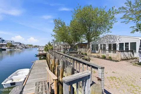 48 Lake Michigan Dr, Little Egg Harbor, NJ 08087