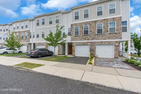 16 Paulina Pl, Somerset, NJ 08873