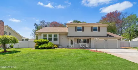 6 Pittsfield Rd, Howell, NJ 07731