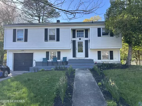 134 Cannonball Dr, Lakewood, NJ 08701