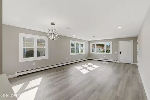 38 Woodstock Dr, Toms River, NJ 08757