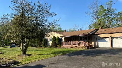 19 Reeds Rd, Tinton Falls, NJ 07724