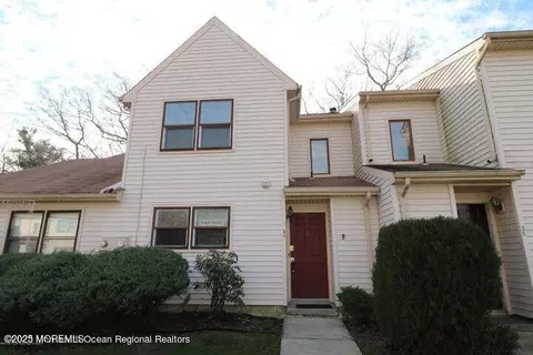 31 Pin Oak Ln, Little Egg Harbor, NJ 08087