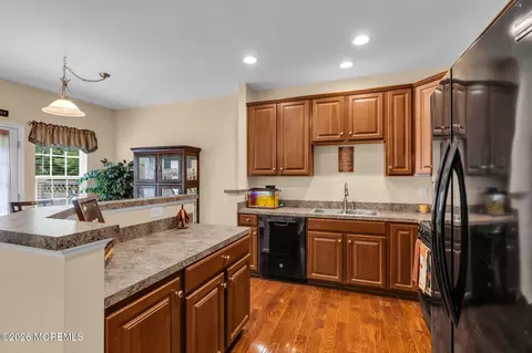 Kitchen - 101 Joyce Ct, Brick, NJ 08724 photo 2 of 2