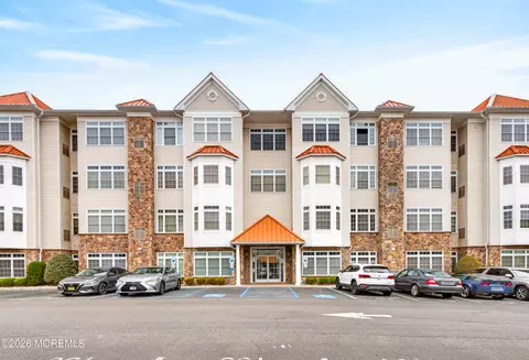 102 Elizabeth Ave #303, Linden, NJ 07036