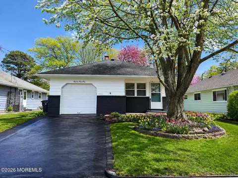 1821 Hovsons Blvd, Toms River, NJ 08753