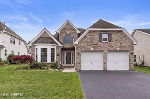 61 Honeysuckle Dr, Manahawkin, NJ 08050