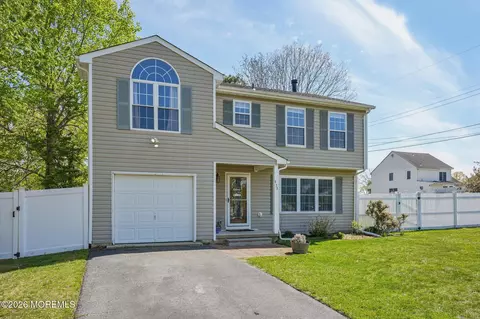 933 Delta Ln, Manahawkin, NJ 08050