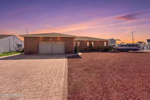 1103 Bayview Ave, Bayville, NJ 08721