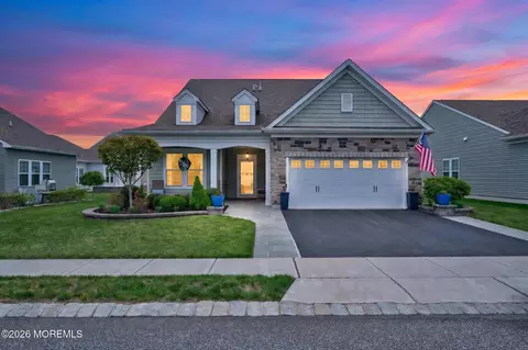 43 Aylesford Ln, Manchester, NJ 08759