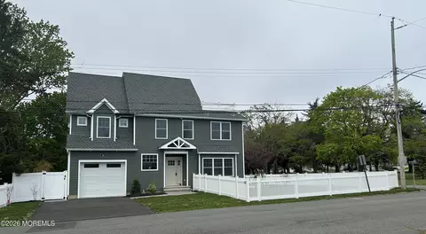50 Breton Harbors Dr, Toms River, NJ 08753