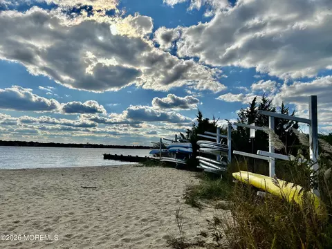 50 Breton Harbors Dr, Toms River, NJ 08753