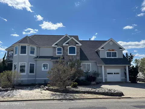 322 Bayshore Dr, Barnegat, NJ 08005