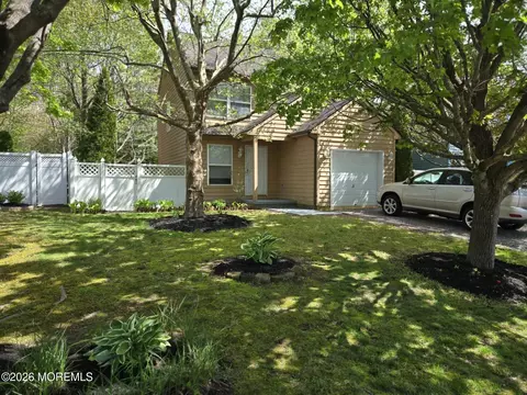 126 Constitution Dr, Egg Harbor Twp, NJ 08234