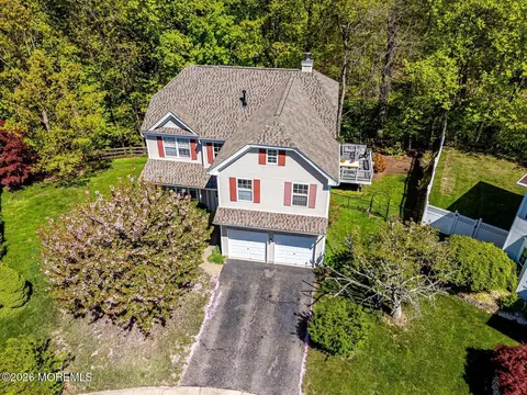 87 Queensbury Ct, Morganville, NJ 07751