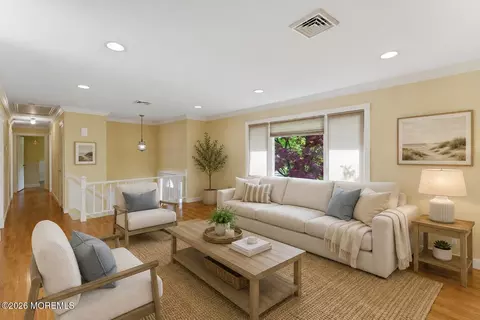 1109 Hope Rd, Tinton Falls, NJ 07712
