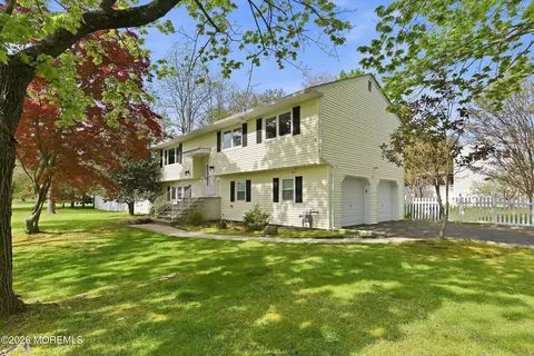1109 Hope Rd, Tinton Falls, NJ 07712