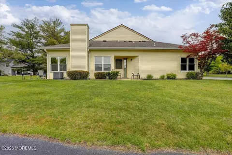 61 Aspen Ave, Englishtown, NJ 07726