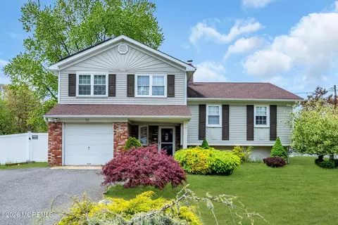 31 Brunswick Dr, Howell, NJ 07731