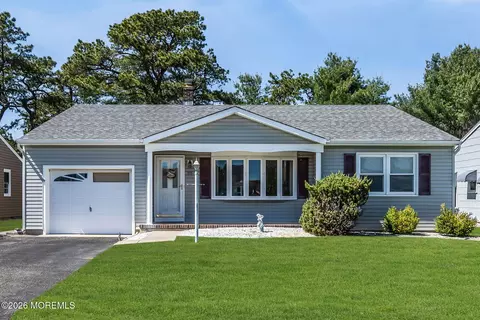 84 Westport Dr, Toms River, NJ 08757