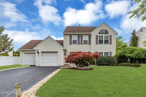 19 Grand Teton Ave, Howell, NJ 07731