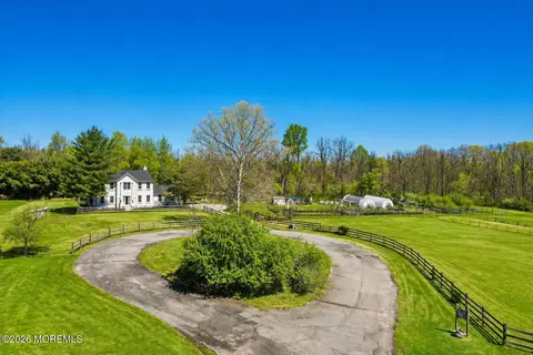 12 Nan Tone Ct, Colts Neck, NJ 07722