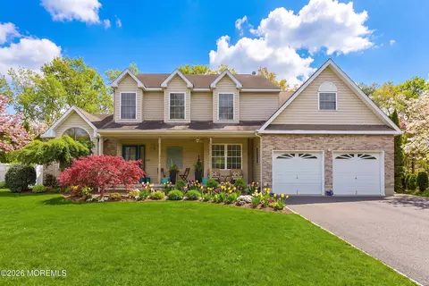 137 Heatherington Ct, Lanoka Harbor, NJ 08734