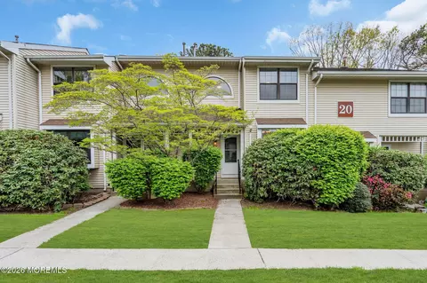 2004 Meadowlands Ct, Toms River, NJ 08755