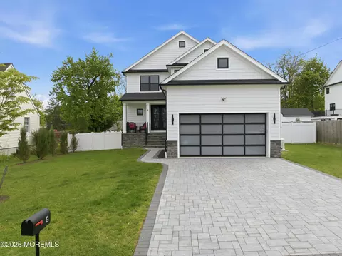 6 Orchard St, Marlboro, NJ 07746